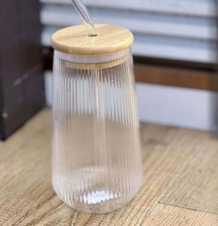 Ribbed Glass With Straw And Wooden Lid (500ml)