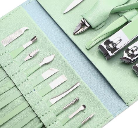 Manicure Set (16 pcs)